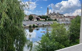 Balcon Sur La Riviere
